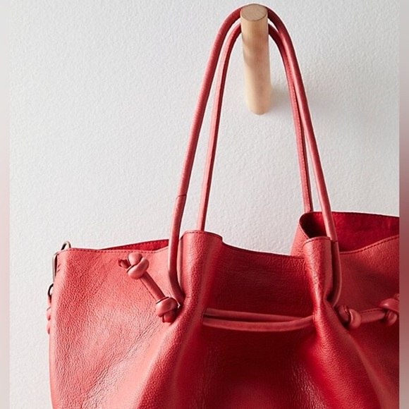 Free People Head over heels leather tote/ crossbody red - Picture 10 of 10